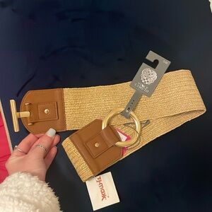 Vince Camuto belt NWT